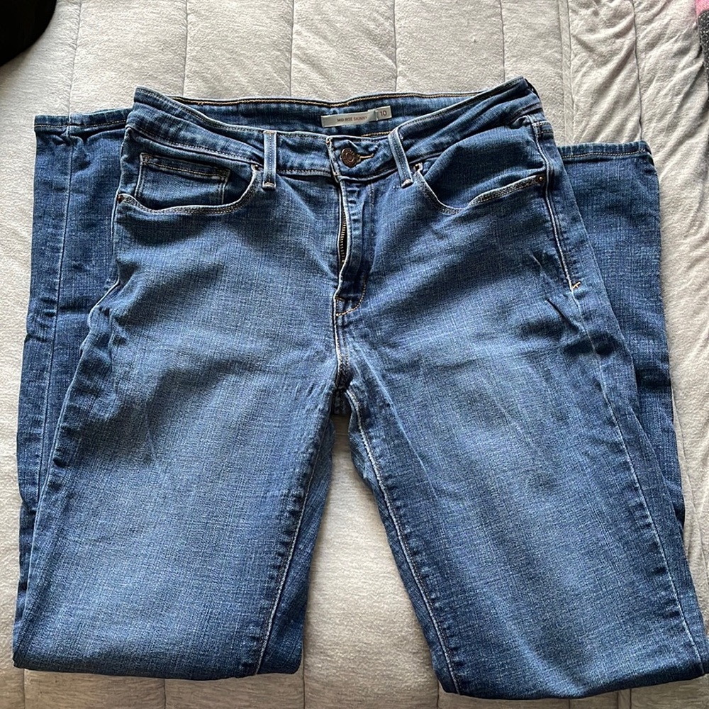Levi mid rise skinny jeans